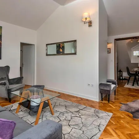 Apartment Cozy In With Wifi Makarska